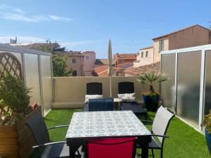 Appartements Au Coeur de Bandol T2 climatise avec terrasse et garage : photos des chambres