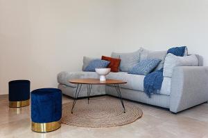 Villa Amari waterfront, step to the sea and berth