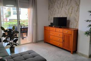 Apartamento en primera línea de playa, frente al puerto de Aguadulce