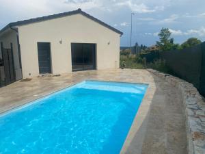 Villa moderne avec piscine Aubenas