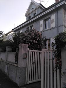 La chambre de la maison bleue