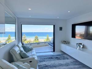 Bondi Beach Waves Beachfront Apartment