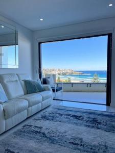 Bondi Beach Waves Beachfront Apartment