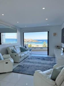 Bondi Beach Waves Beachfront Apartment