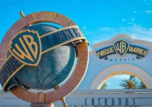 Aires de Toledo-Parque Warner y Madrid en familia - 圣马丁德拉韦加