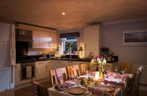 Trevone House with Hot Tub on Retallack Resort