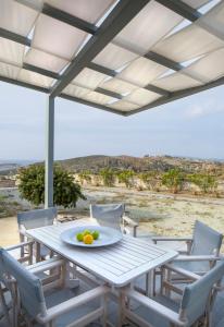 Skinos House Kimolos at Chorio with view