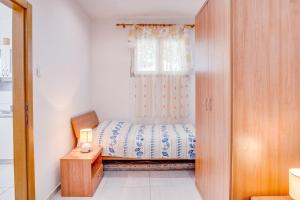 Apartments with a parking space Bilo, Primosten - 21366