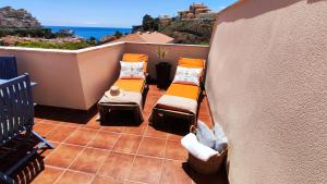 2BDR Penthouse, terrace, BBQ, pools and sea view in Benalmádena