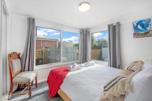 Mandalay Beach House on Pipe Clay Lagoon