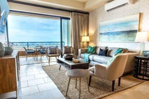 Breathtaking Ocean Views and Access Best Resorts!