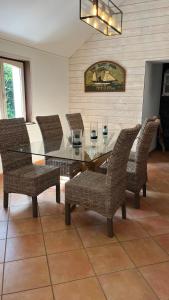 Villas Maison de maitre. Calme, WIFI, Cour fermee. : photos des chambres