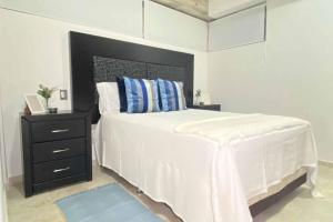 Camina 3 minutos para entrar al WTC y Pepsi Center