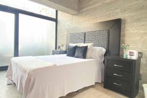 Camina 3 minutos para entrar al WTC y Pepsi Center