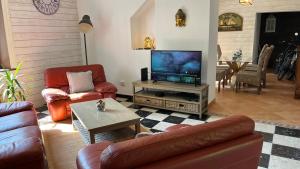 Villas Maison de maitre. Calme, WIFI, Cour fermee. : photos des chambres