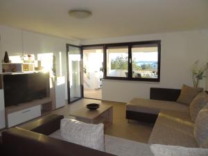 Modern island apartment with pool 80 meters from the sea B