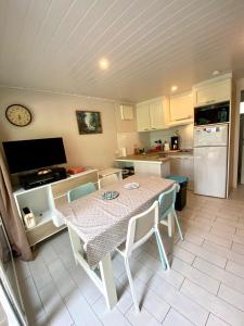 Villages vacances LES COTTAGES DE LEON : Chalet 2 Chambres