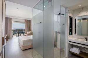 Junior Suite with Sea View room in Michelangelo Resort & Spa
