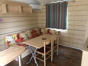 Campings MER - Mobil-Home 2 Chambres climatise grande terrasse piscine chauffee : photos des chambres
