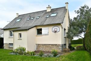 Maisons de vacances Ker Bassiere - Maison avec grand jardin : Maison 6 Chambres