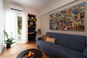 Adelas Apartment BR & LR Next to Metro and 20 From Acropolis