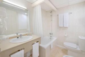 Double Room room in azuLine Hotel Bergantin