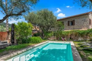 Maisons de vacances Lou Mas Nachiano - Charmante maison avec piscine : photos des chambres