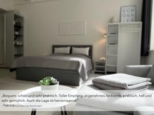 MEOS 2 -Zentrum-Parkplatz-Hofblick-Gym-Netflix