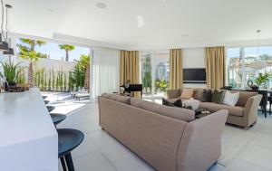 Unique & Luxurious Villa With Heated Pool, Gym & C