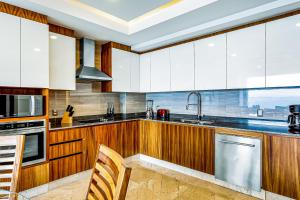 Blue Horizon 903 at Residences