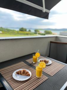 Four Stars Apartments