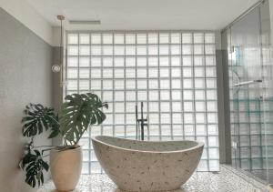 Studio Có Bồn Tắm Spa (Studio with Spa Bath)