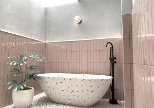 Studio Có Bồn Tắm Spa (Studio with Spa Bath)