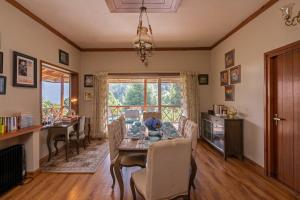 SaffronStays Plaksha - 2BR pet-friendly homestay with Himalayan views, verandah dining & bonfire near Chauli ki Jali
