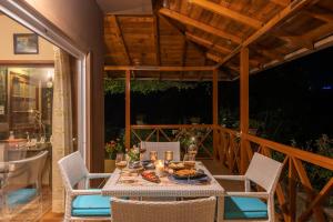 SaffronStays Plaksha - 2BR pet-friendly homestay with Himalayan views, verandah dining & bonfire near Chauli ki Jali