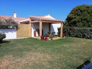 Maisons de vacances Le Barbatrin : Maison 2 Chambres