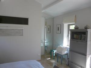 Maisons de vacances Charming maisonette, with swimming pool, view of the countryside and the Pyrenee : photos des chambres