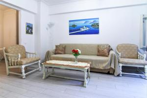 Best neighbourhood apartment in Athens near metro station & hospitals