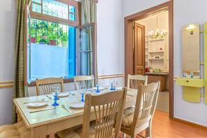 4 Bedroom Vintage House in heart of Pagrati Athens