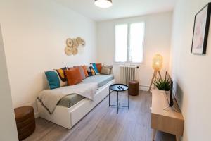 Appartements KASA SERENITY - Tout equipe - 3 TV : photos des chambres