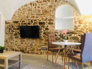 Al-Qazeres Suites