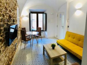 Al-Qazeres Suites