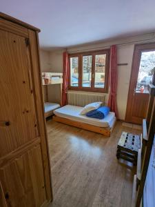 B&B / Chambres d'hotes Les Arolles - Gite d'etape et de sejour : photos des chambres