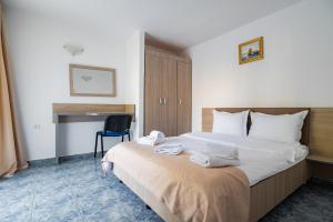 Complex Paloma Coral