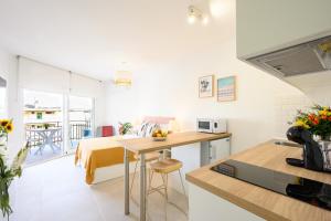 Fuengirola Sun Studio with terrace 9th floor by 10ToSea