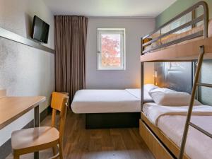 Hotels B&B HOTEL Strasbourg Nord Artisans : Chambre Quadruple