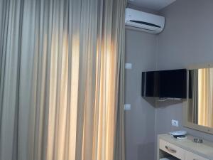 Season Inn