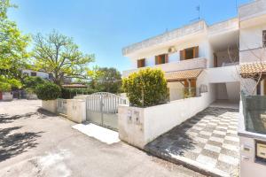 Nomet House by BarbarHouse