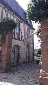 Petite Maison Romantique au calme, Cœur Historique, vue Ville et Jardin