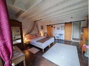 B&B / Chambres d'hotes Domaine Saint Claude - Gite , Chambres d'hotes & hebergement insolite : photos des chambres